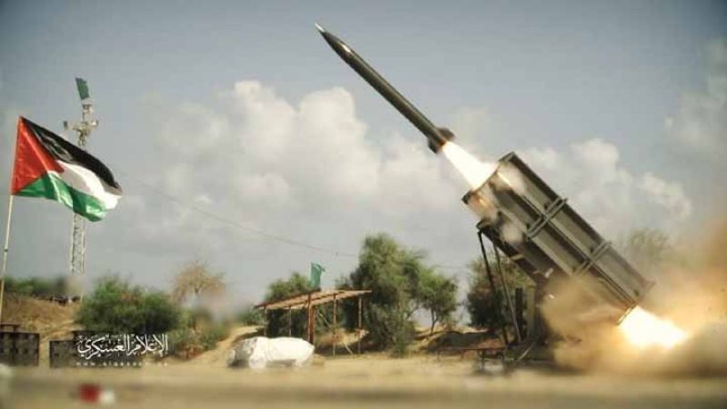  كتائب القسام تقصف مطار بن غوريون بعشرات الصواريخ الثقيلة