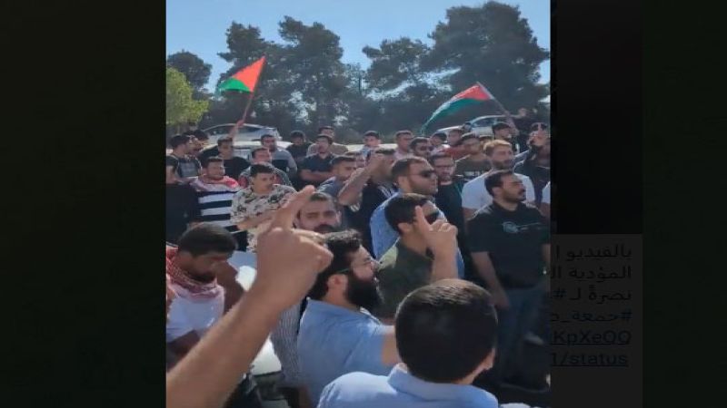 بالفيديو.. مئات الأردنيين النشامى يتركون السيارات ويتجهون للحدود مشيًا على الأقدام دعمًا لفلسطين وتنديدًا بالاحتلال