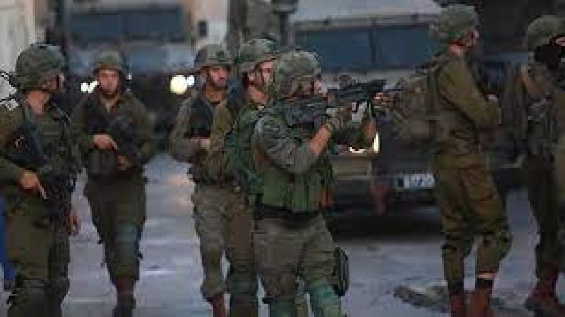 فلسطين المحتلة: قوات الاحتلال اعتقلت حتى اللحظة 80 مواطنًا من الضفة الغربية من بينهم قيادي في "حماس"