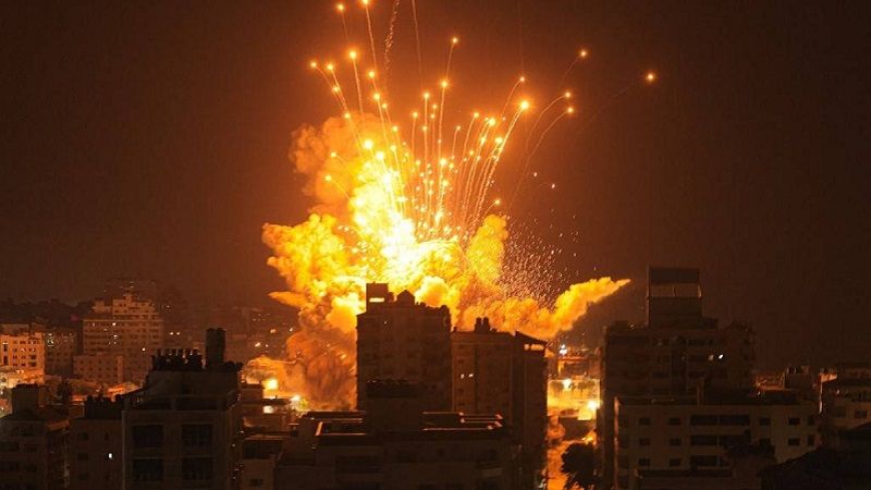الاحتلال يقصف غزة بأكثر من 12 ألف طن من المتفجرات