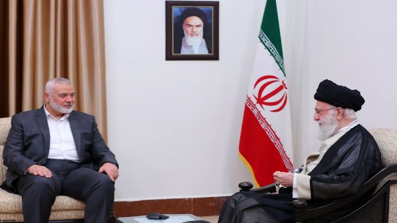 الإمام الخامنئي يستقبل هنية ويؤكد دعم إيران للمقاومة الفلسطينية