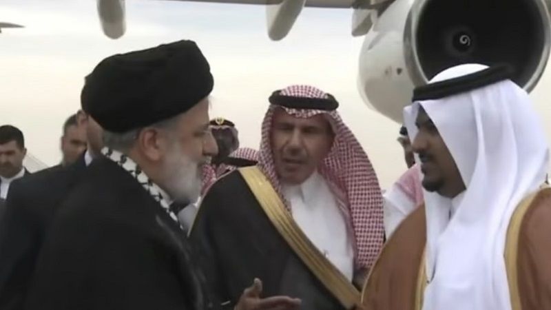 السعودية: السيد رئيسي وصل إلى الرياض للمشاركة بالقمة الإسلامية الطارئة