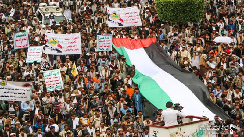 اليمن| بيان المسيرات: ندعو الأنظمة العربية إلى فتح ممرات لتدفق المجاهدين من كل الشعوب الإسلامية وفي مقدمتها الشعب اليمني لنصرة إخوانهم في فلسطين