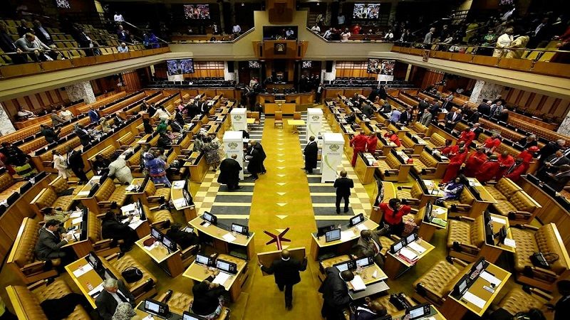 برلمان جنوب أفريقيا يصوّت لصالح قطع العلاقات مع كيان الاحتلال وإغلاق السفارة