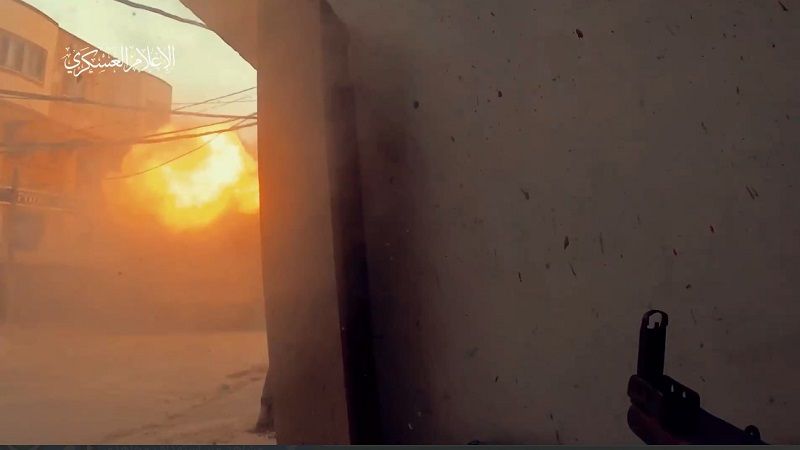 فيديو: مشاهد من استهداف مجاهدي القسام لآليات وجنود العدو المتوغلة في محاور مدينة غزة&nbsp;