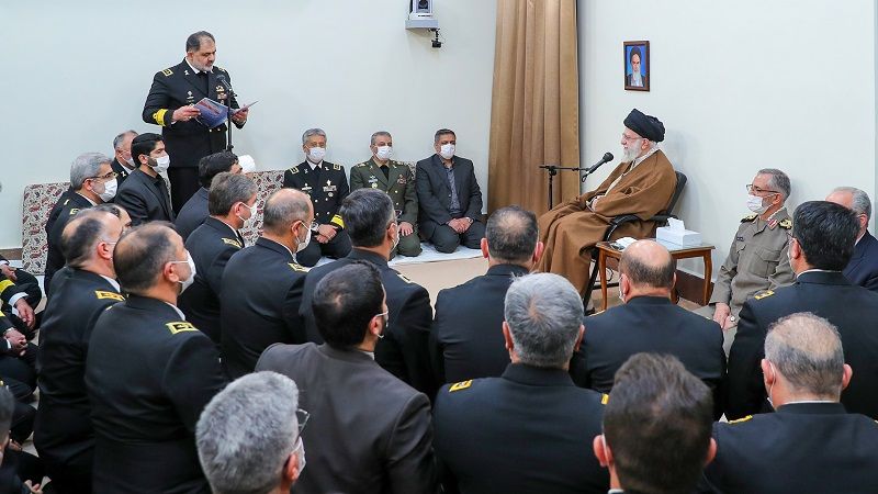 الإمام الخامنئي حول تقدّم القوات البحرية الإيرانية: مدهش ويثير الإعجاب