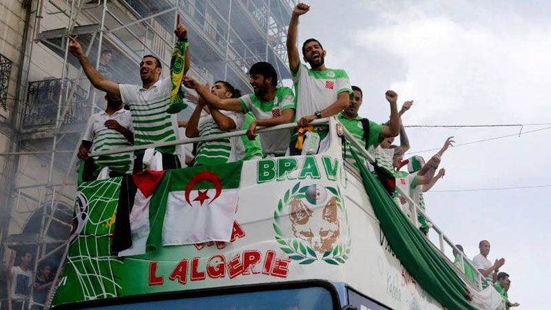 استقبال حار للمنتخب الفلسطيني في الجزائر