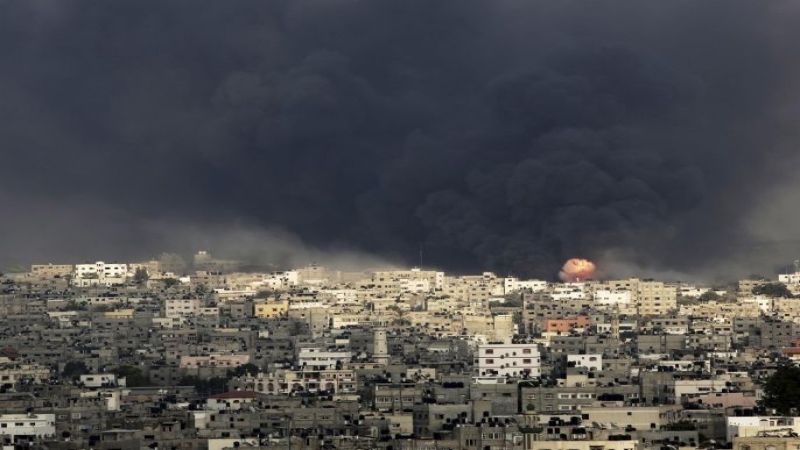 قصف مدفعي وجوي عنيف على حي الشجاعية شرقي مدينة غزة