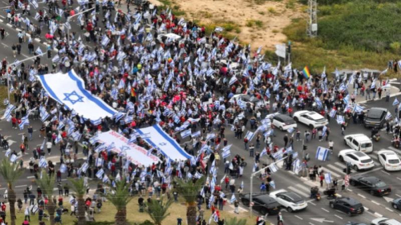 إعلام العدو: بسبب الفشل وسقوط الخسائر الضخمة تقرر استئناف التظاهرات ضد حكومة نتنياهو