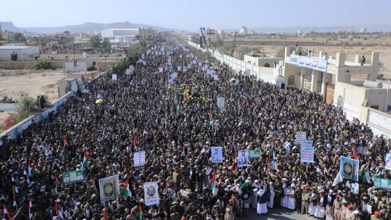 اليمن| بيان مسيرة صعدة: منع عبور السفن الصهيونية والأميركية في البحرين الأحمر والعربي سيبقى ساريًا حتى وقف العدوان على غزة