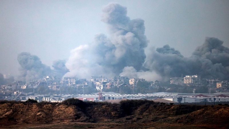 فلسطين المحتلة: غارة جوية إسرائيلية تستهدف منزلاً غرب مخيم النصيرات وسط قطاع غزة