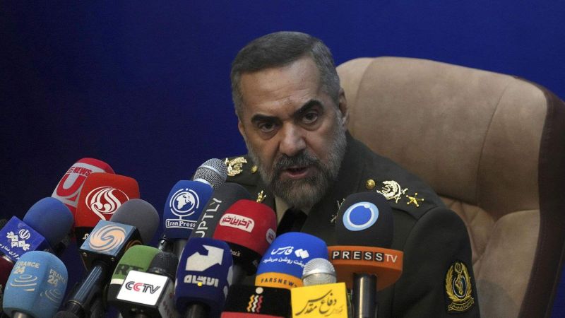 وزير الدفاع الإيراني: سنستخدم جميع الأدوات المتاحة للدفاع عن وحدة وسلامة أراضينا