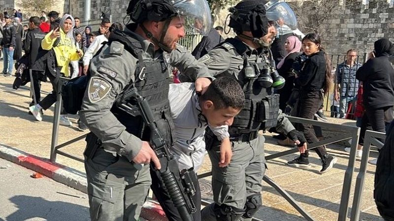 الاحتلال يعتقل 40 فلسطينيًا في حملة مداهمات مستمرة في الضفة منذ أمس