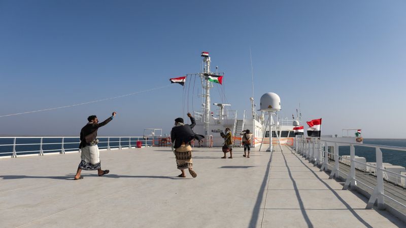 &quot;غواصات متفجرة&quot; مفاجأة اليمن للسفن الأميركية البريطانية في البحر الأحمر