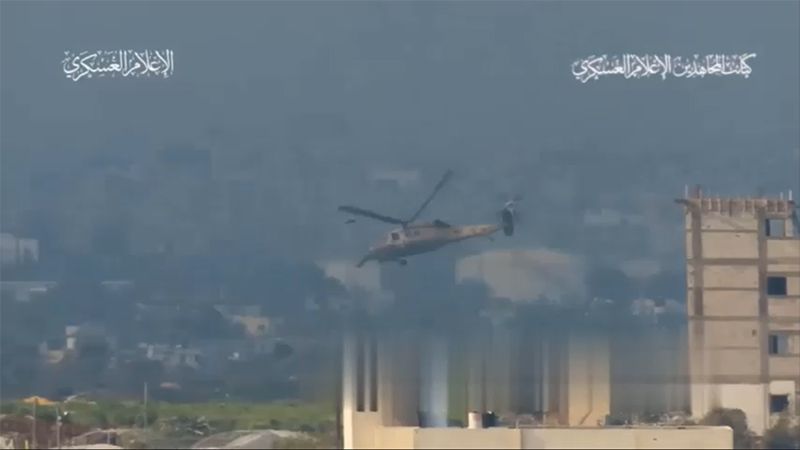 بالفيديو: كتائب المجاهدين والقسام تستهدف قوات العدو المتوغلة في حي الزيتون