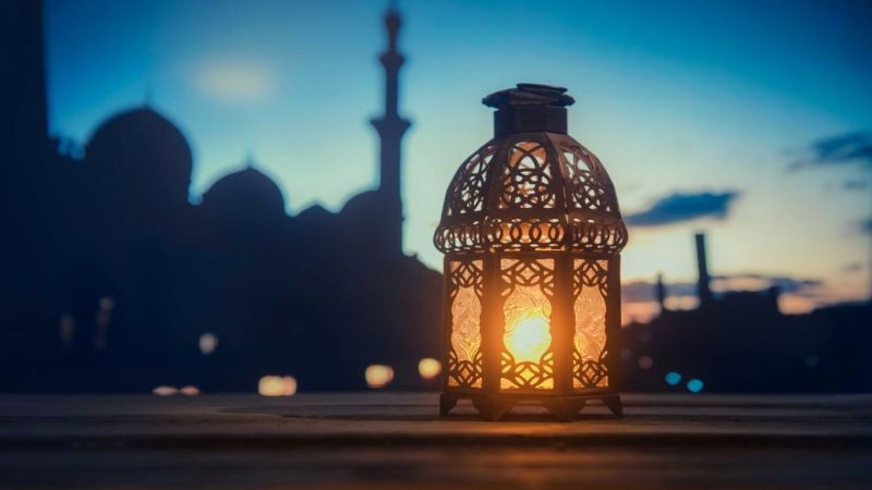الكويت تعلن أن غدًا الاثنين هو أول أيام شهر رمضان المبارك
