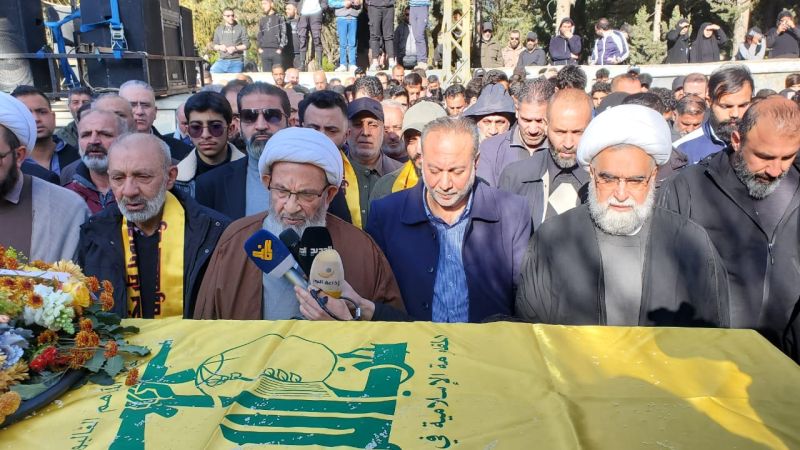 حزب الله وأهالي بعلبك يشيّعون الشهيد مصطفى علي غريب 
