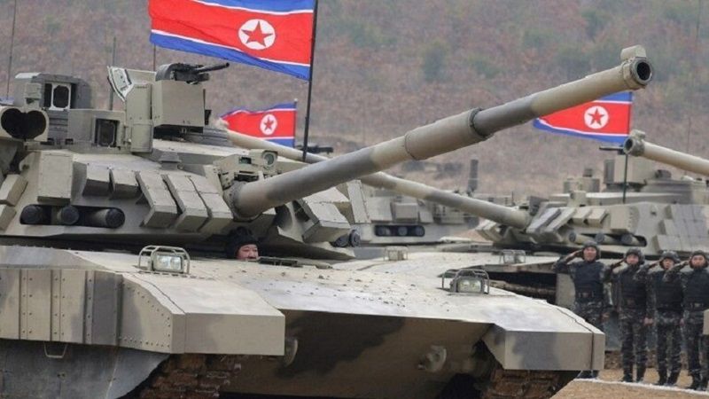 كوريا الشمالية: كيم يكشف النقاب عن دبابة جديدة ويقودها بنفسه