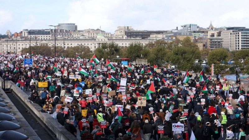 الآلاف في نيوزيلندا يشاركون في مسيرة تضامنًا مع الشعب الفلسطيني