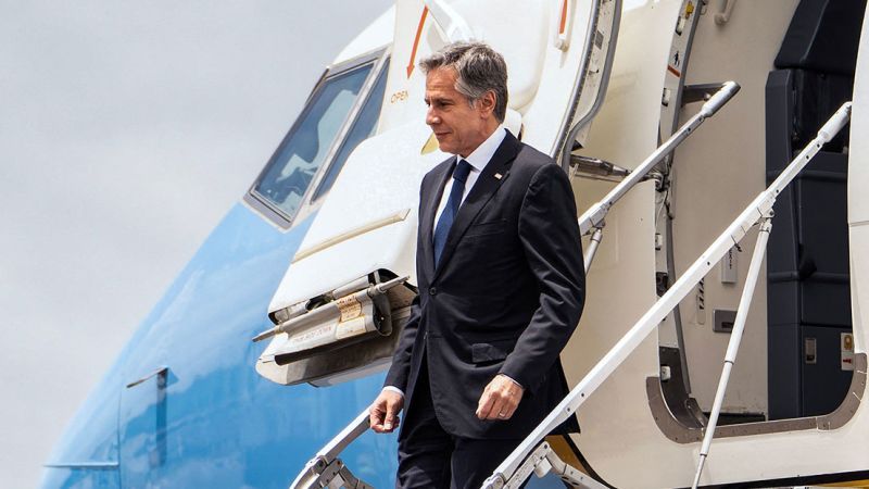 الخارجية الأميركية: عطل فني بطائرة وزير الخارجية في باريس والوفد الأميركي يتوجه إلى بروكسل على متن سيارة