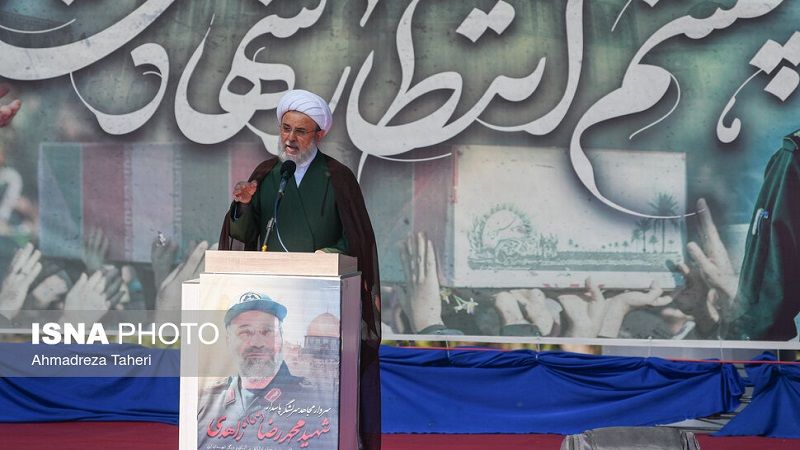 الشيخ قاووق في تشييع الشهيد زاهدي في أصفهان: حزب الله في خندق واحد مع إيران
