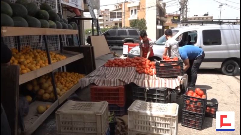 حملة إزالة مُخالفات لعربات بيع الخضار والفواكه التي يشغلها سوريون