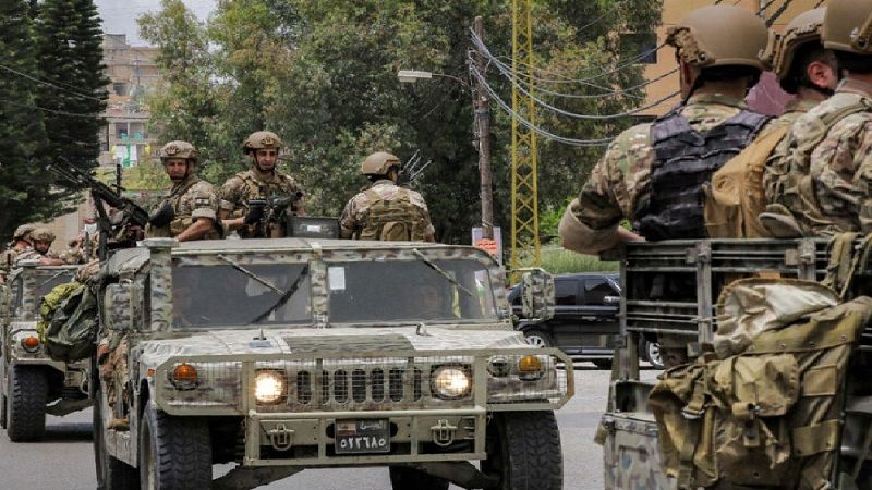 الجيش: مقتل مطلوب وتوقيف 37 مروّجًا للمخدرات خلال مداهمة في شاتيلا