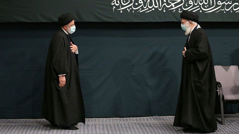 الإمام الخامنئي يعزي باستشهاد "خادم الرضا" ورفاقه ويعلن الحداد 5 أيام في إيران