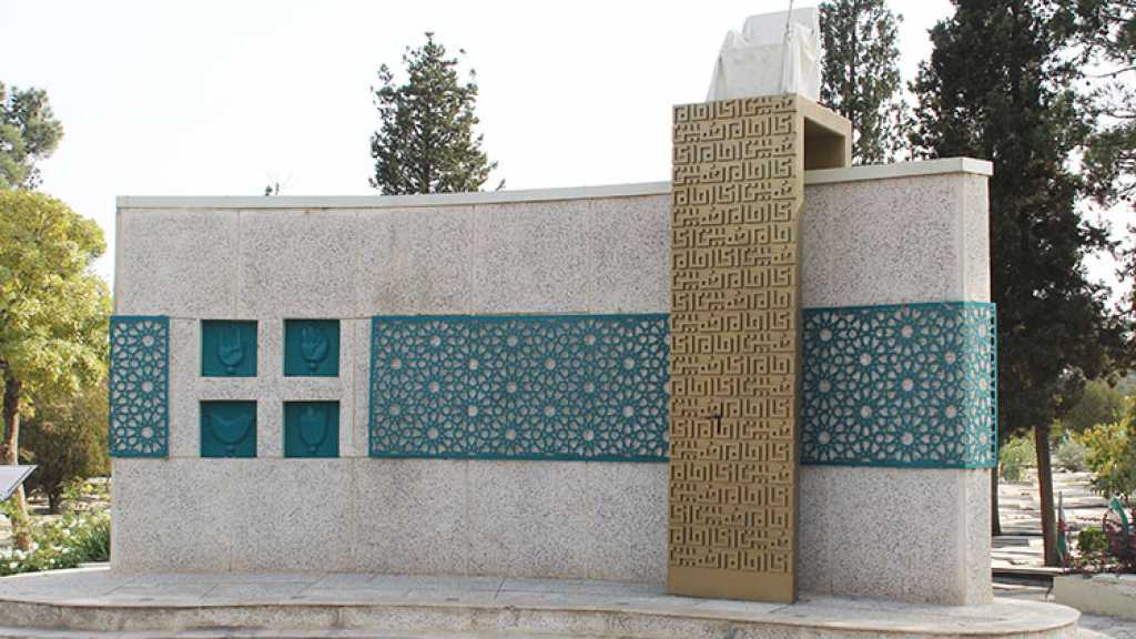 عشرة الفجر: النصب التذكاري للخطاب التاريخي للإمام الخميني(قده) عند عودته منتصراً في بهشت الزهراء(ع)