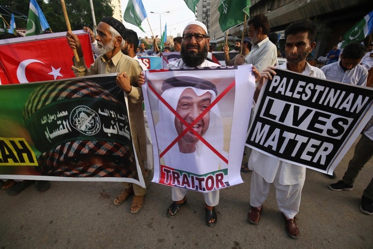  عشرات الآلاف يتظاهرون في باكستان ضد التطبيع الإماراتي الصهيوني