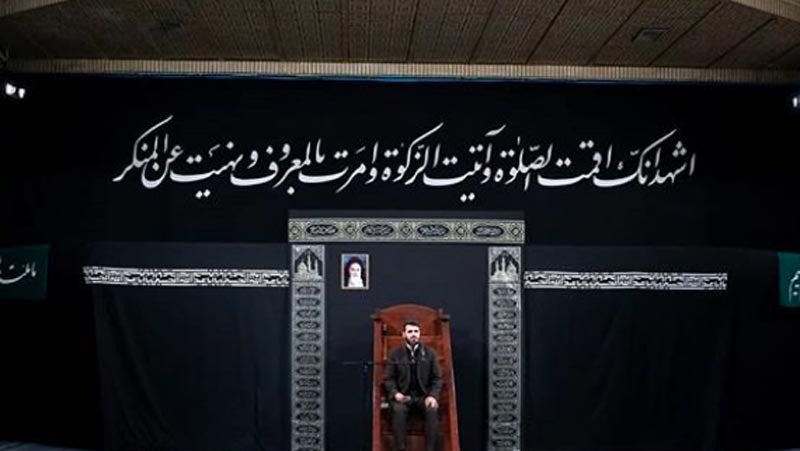 بالصور: الإمام الخامنئي يحضر مراسم قراءة زيارة أربعين سيد الشهداء (ع)