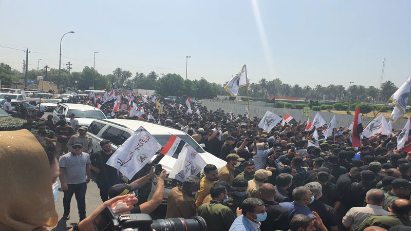 العراق: تشييع شهداء الاعتداء الأميركي الغادر إلى مثواهم الأخير 