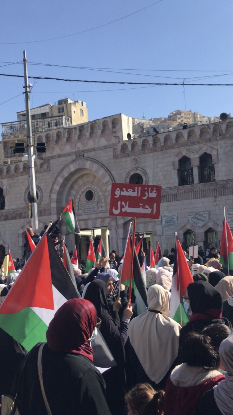 الشعب الأردني يرفض اتفاق الكهرباء مع العدو: عارٌ وخيانة