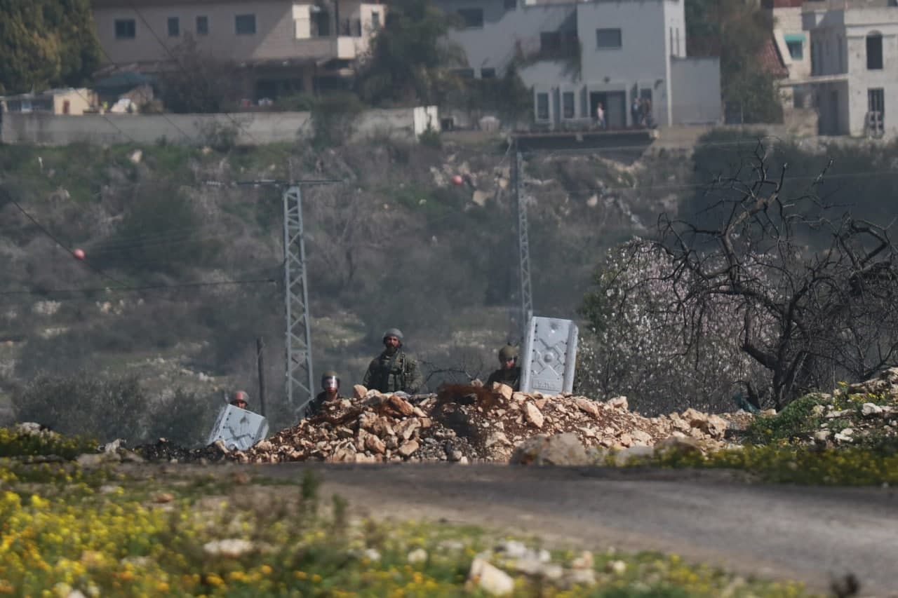عشرات الإصابات بين الفلسطينيين بمواجهات مع الاحتلال في نابلس