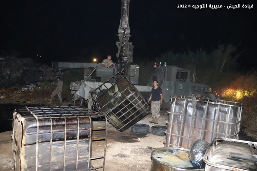 بالصور: الجيش اللبناني يضبط سرقة للنفط الخام من أنبوب العراق- لبنان في البداوي