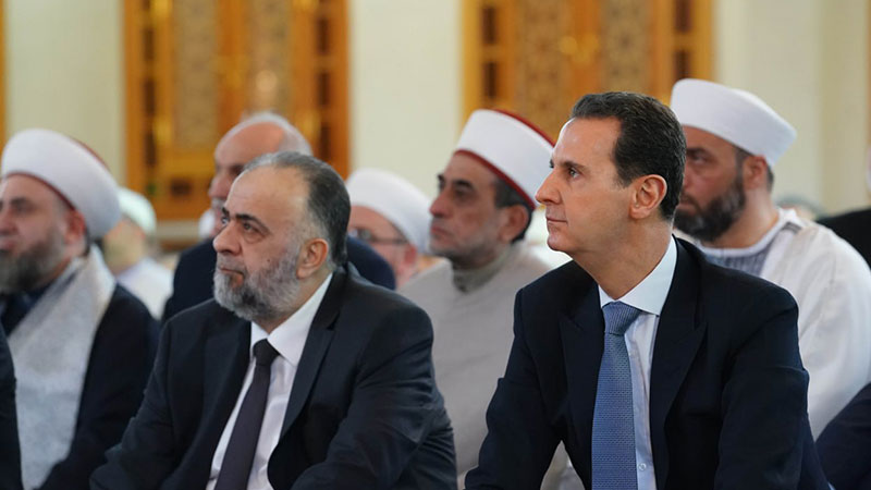 بالصور.. الرئيس الأسد يؤدي صلاة العيد بدمشق