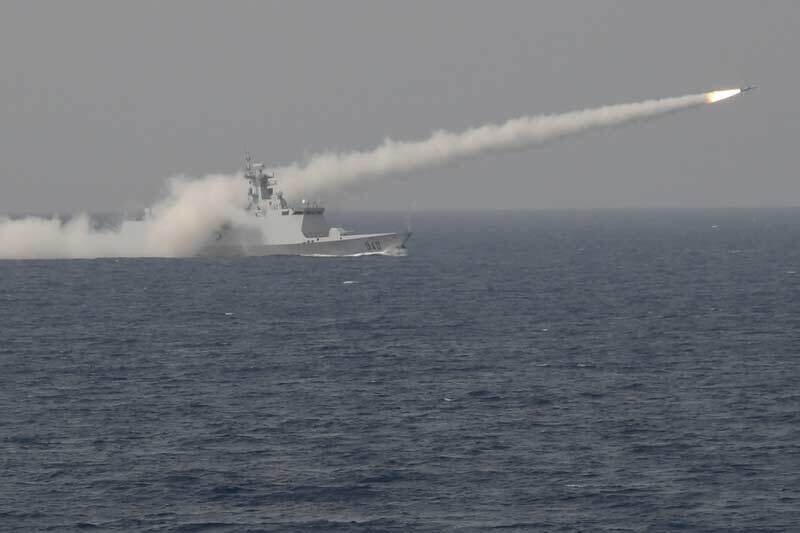 الجزائري يجري مناورات بحرية شملت إطلاق صواريخ من السفن بالواجهة الغربية للبلاد