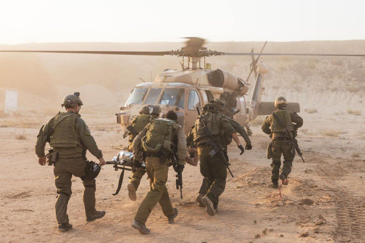 بالصور: إخلاء جنود جيش الاحتلال الجرحى من المعارك البرية في قطاع غزة